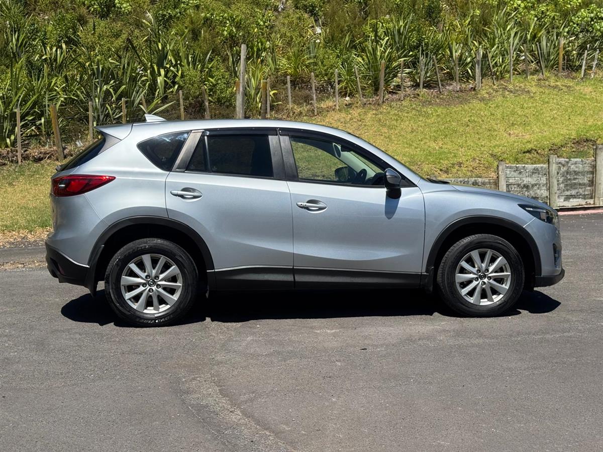 2015 Mazda CX-5 25SL Top Spec ! Leather Interior ! Parking Sensors ! Rev. Camera ! Carousel 8