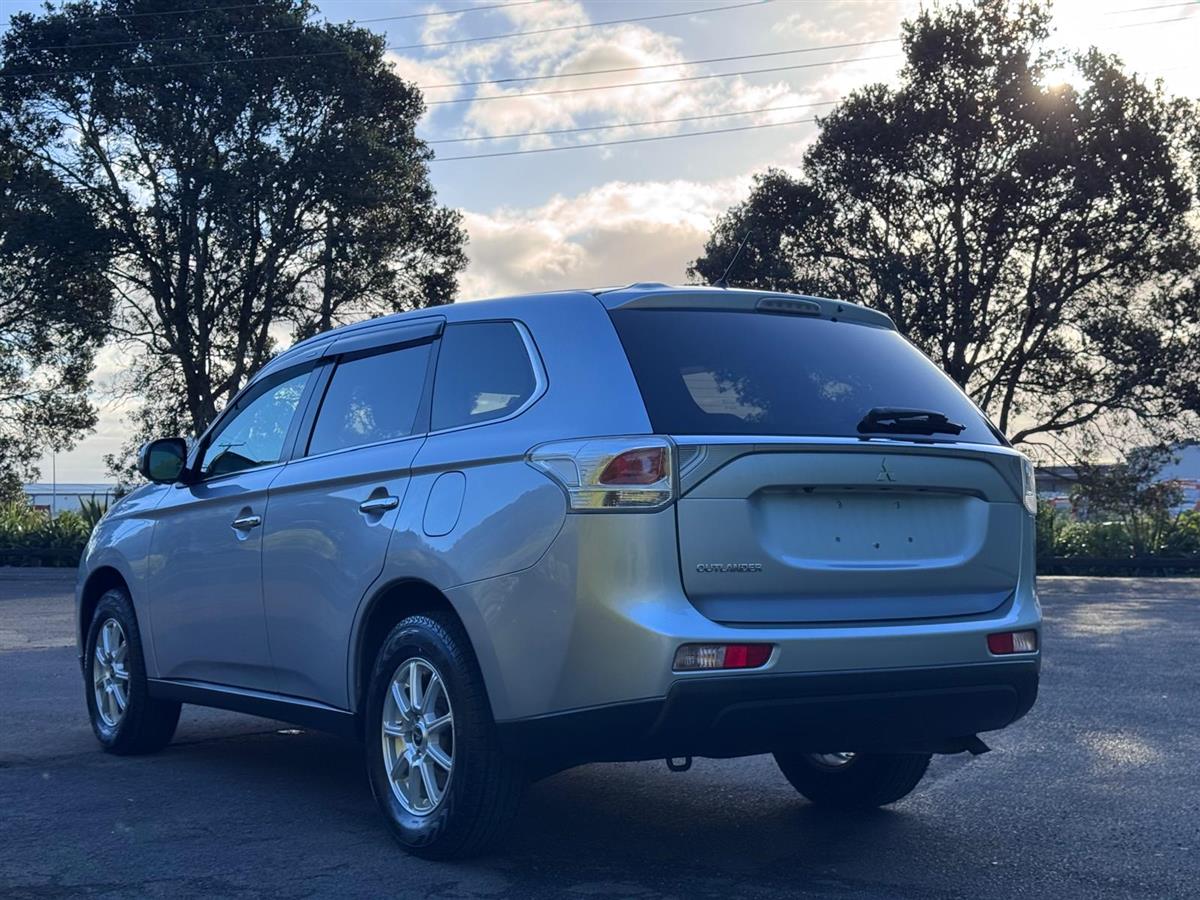 2013 Mitsubishi Outlander Super Low Kms ! 7 Seater ! 4WD ! Carousel 6