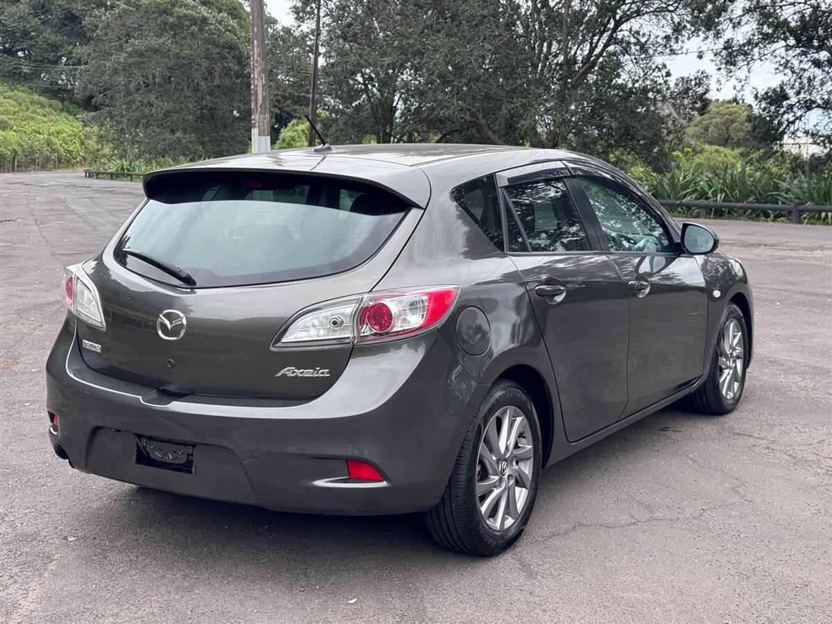 2012 Mazda Axela Super Low Kms/ Dark Interior Carousel 7