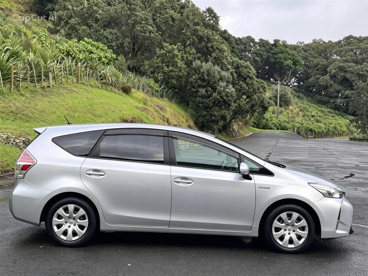 2019 Toyota Prius Alpha 5 Seater ! Radar Cruise ! Rev. Camera ! Carousel 7