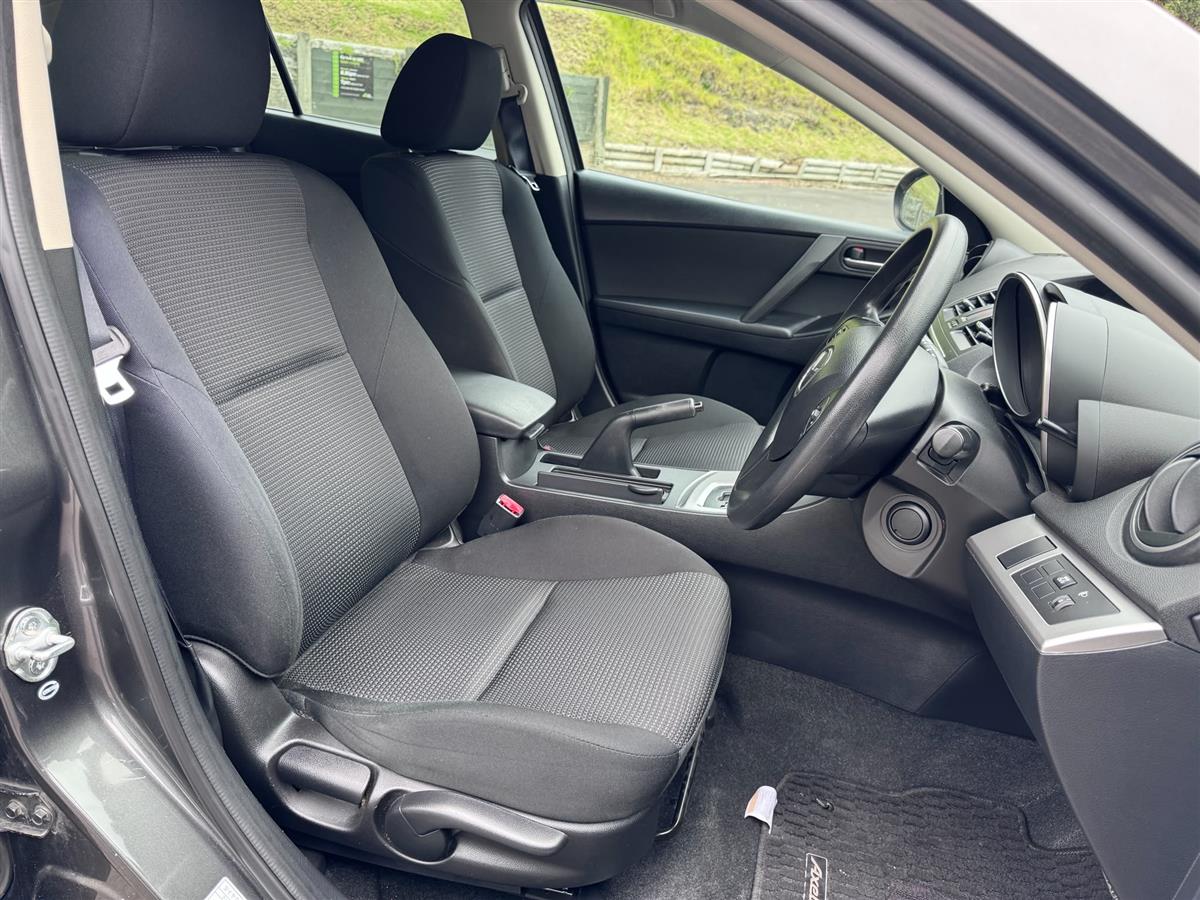 2012 Mazda Axela Super Low Kms/ Dark Interior Carousel 13