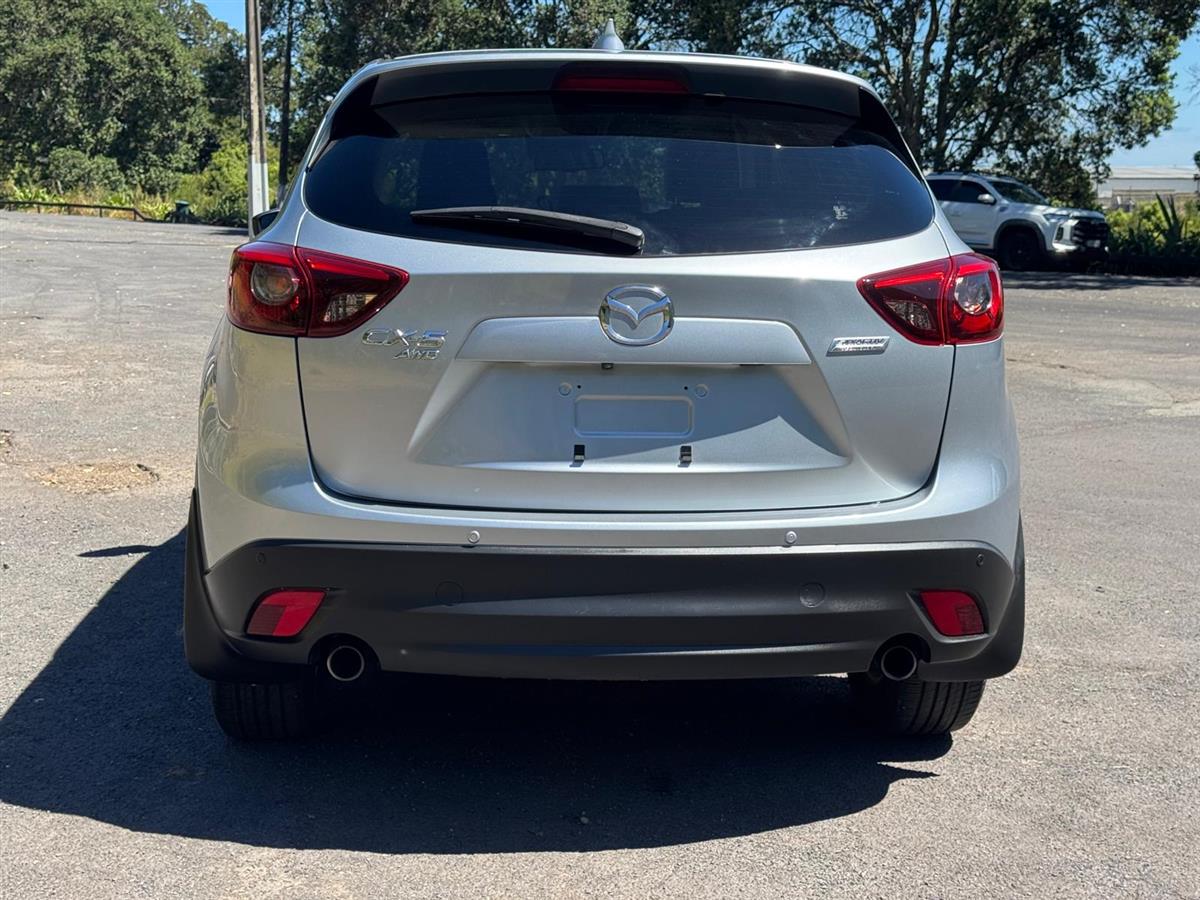 2015 Mazda CX-5 25SL Top Spec ! Leather Interior ! Parking Sensors ! Rev. Camera ! Carousel 5