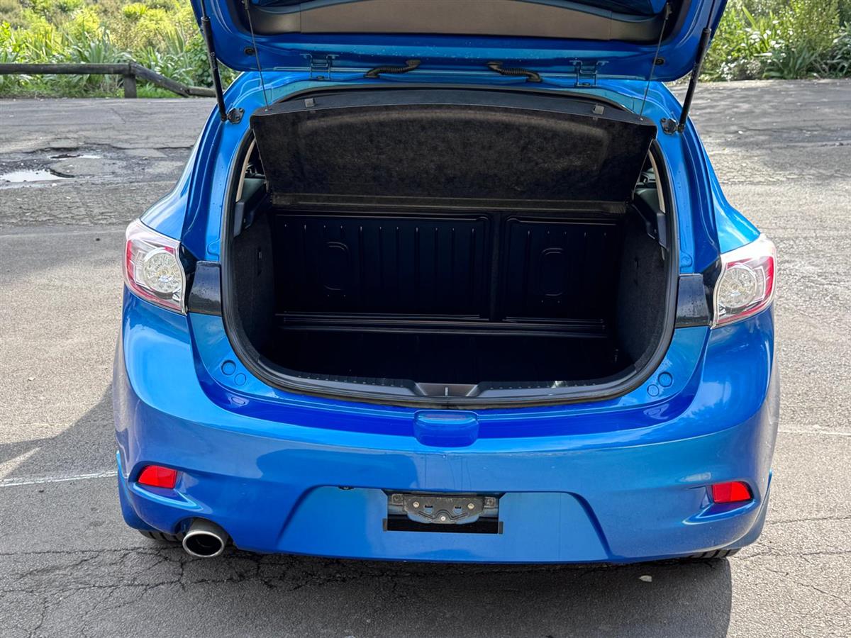 2013 Mazda Axela 15S SPORT Hatchback ! Low Kms ! Mags ! Carousel 7