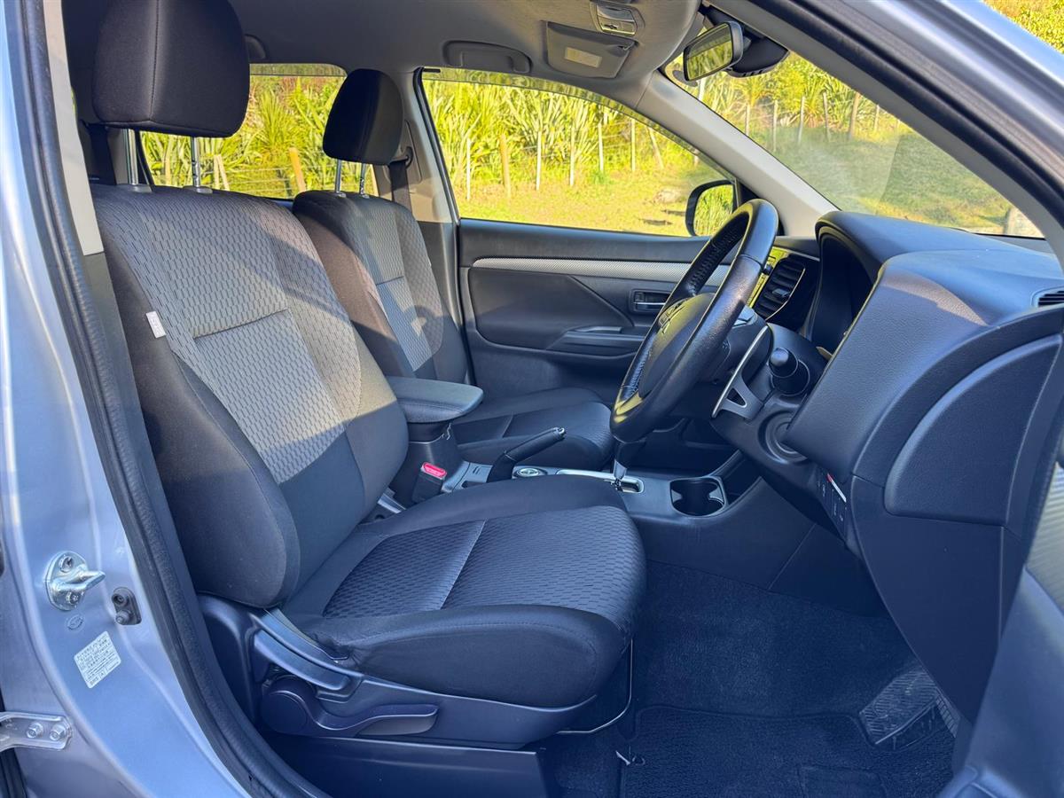 2013 Mitsubishi Outlander Super Low Kms ! 7 Seater ! 4WD ! Carousel 13