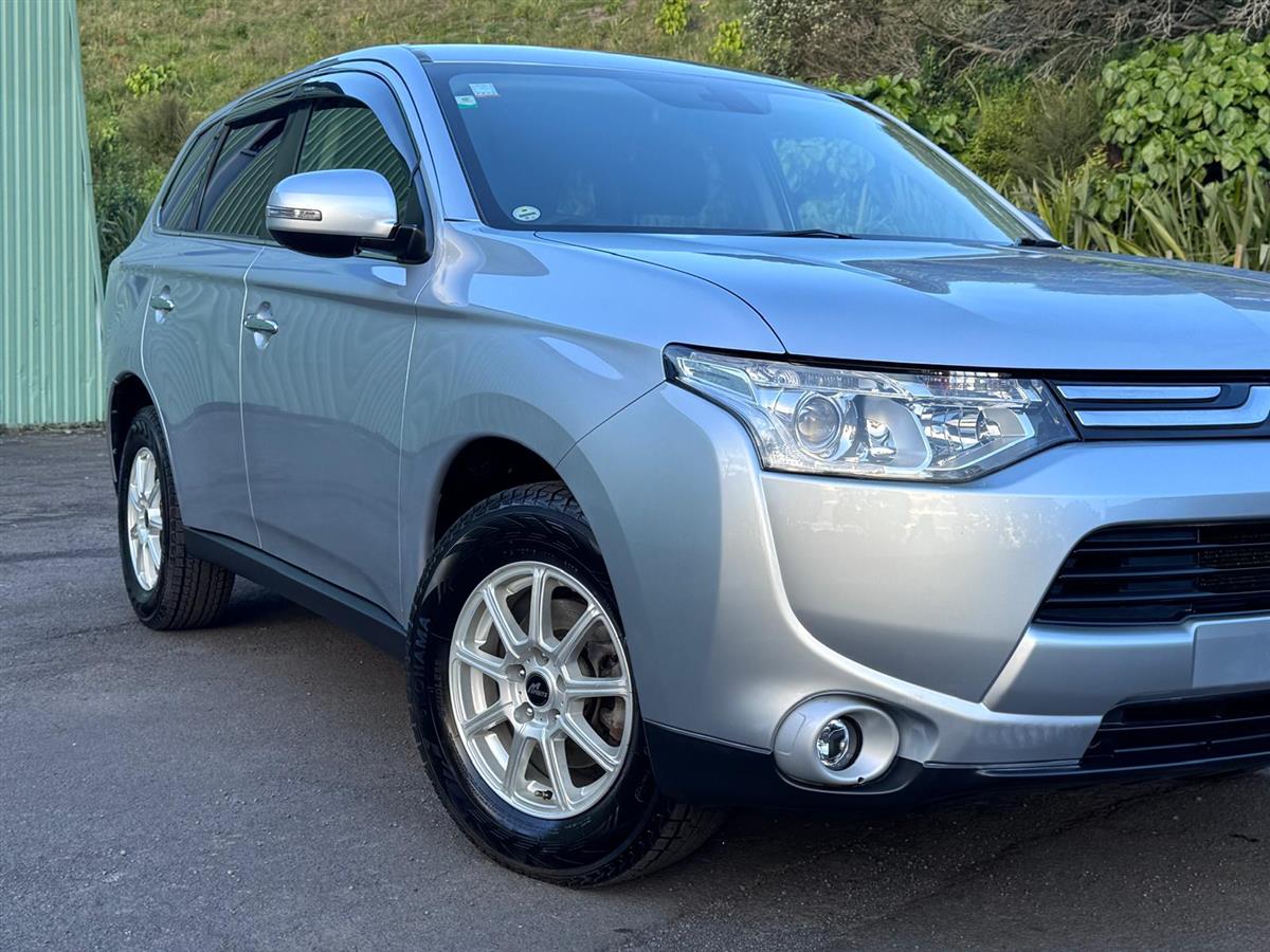 2013 Mitsubishi Outlander Super Low Kms ! 7 Seater ! 4WD ! Carousel 1