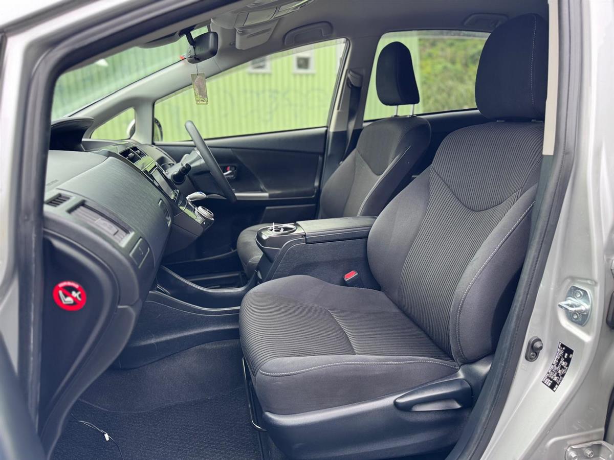 2019 Toyota Prius Alpha 5 Seater ! Radar Cruise ! Rev. Camera ! Carousel 10
