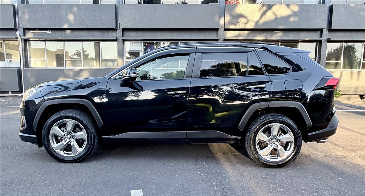 2021 Toyota RAV4 Hybrid Limited | Top of the Range | NZ Favourite Carousel 3