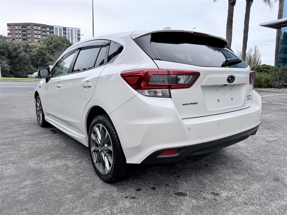 2022 Subaru Impreza Sport 2.0e-L Hybrid AWD Carousel 6