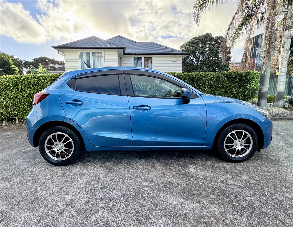 2015 Mazda Demio 13S | Economical Hatch | Auto Carousel 3