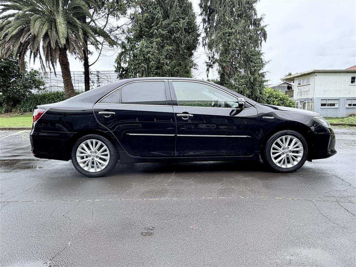 2015 Toyota Camry Hybrid | Executive Sedan | Black Carousel 3