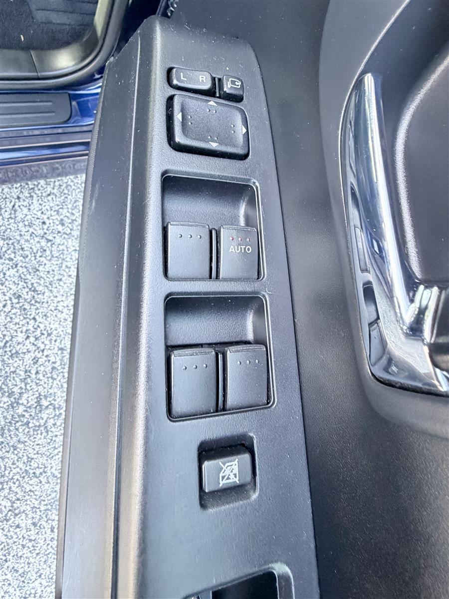 2011 Mazda Premacy | 2.0L Auto Wagon Carousel 25