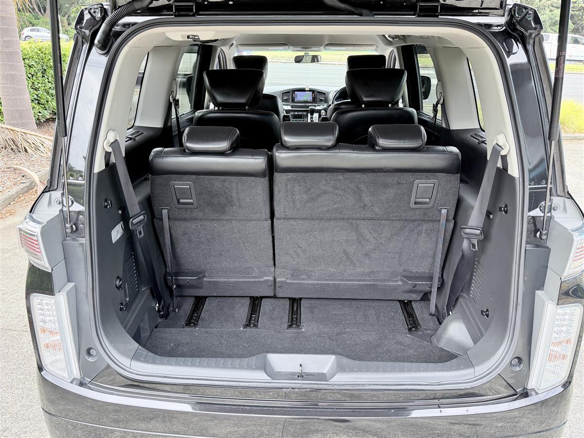 2016 Nissan Elgrand 7 Seater | Luxury Van Carousel 32
