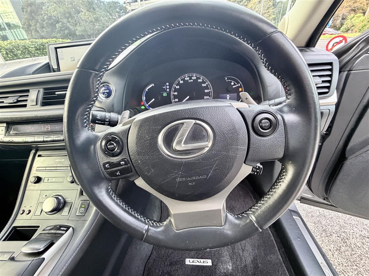 2014 Lexus CT 200h Hybrid Version C Carousel 11