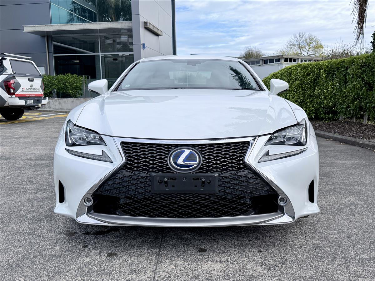 2015 Lexus RC 300h Version L | Hybrid Coupe Carousel 1