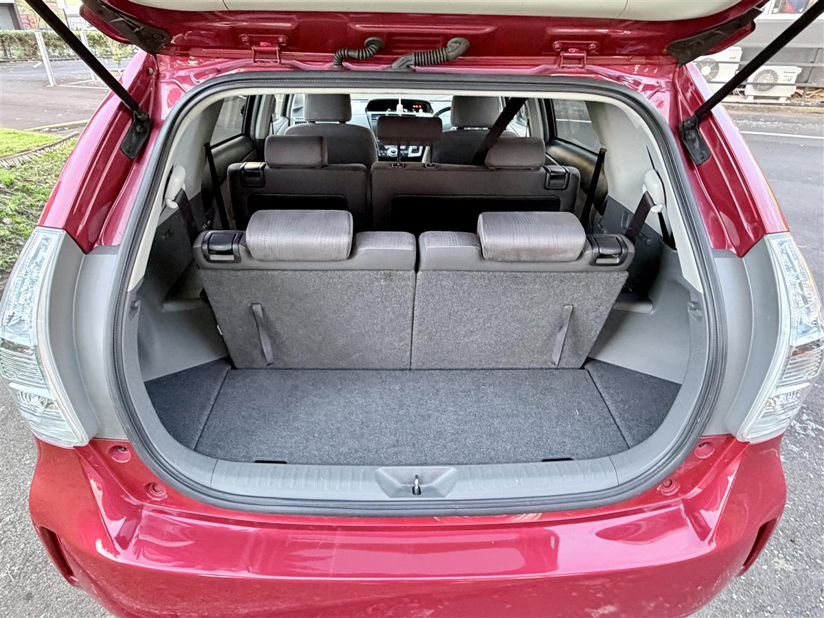 2013 Toyota Prius Alpha G | 7 Seater | Cruise Control Carousel 10