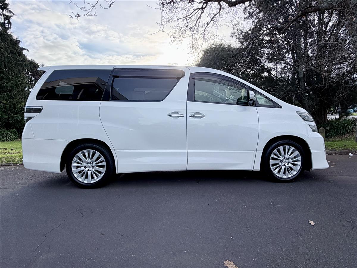 2012 Toyota Vellfire 2.4Z | 7 Seater | Luxury Van Carousel 3