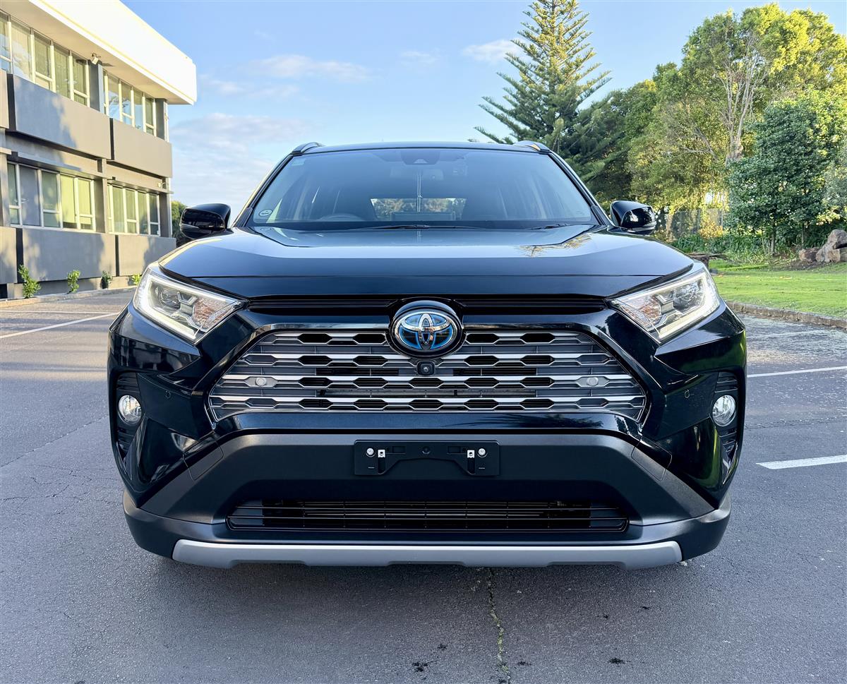 2021 Toyota RAV4 Hybrid Limited | Top of the Range | NZ Favourite Carousel 1