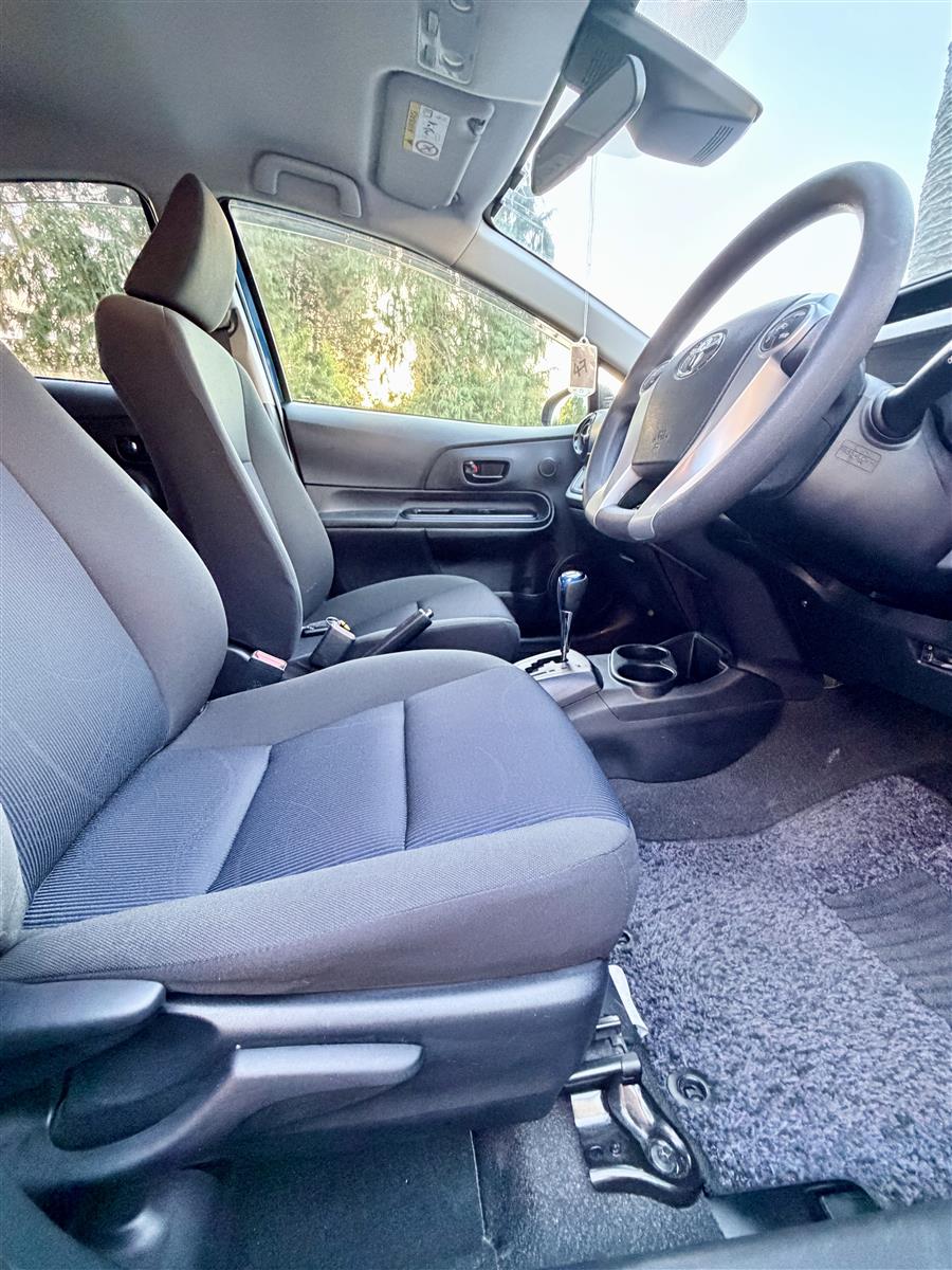 2016 Toyota Aqua Safety Sense | Push Start | 43k Carousel 10