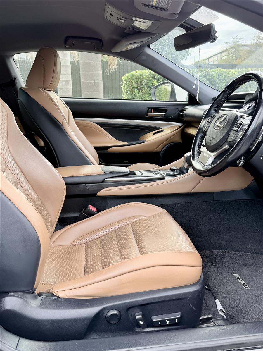 2015 Lexus RC 300h Version L | Hybrid Coupe Carousel 7