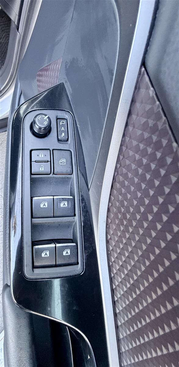 2017 Toyota C-HR G Hybrid | 48k KM | Toyota Safety Carousel 11