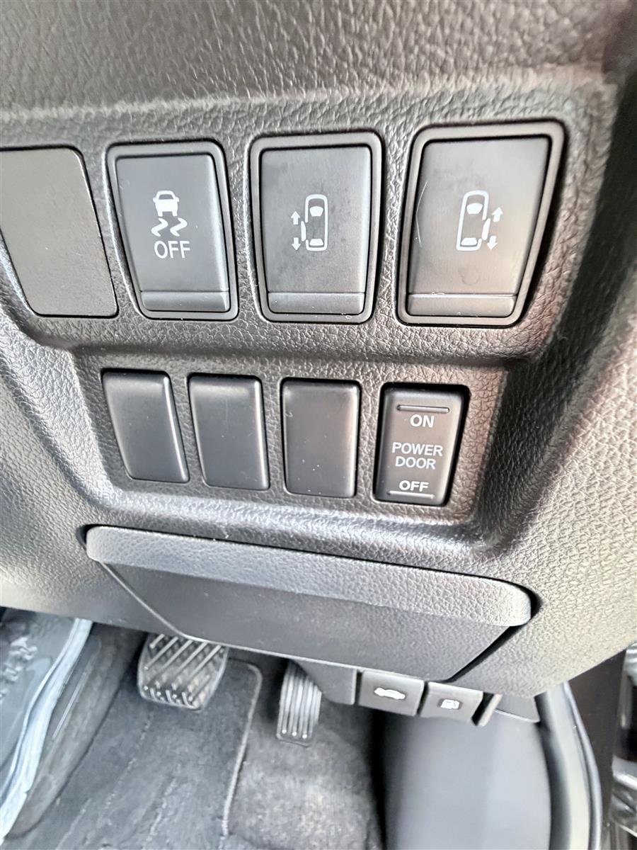 2016 Nissan Elgrand 7 Seater | Luxury Van Carousel 22