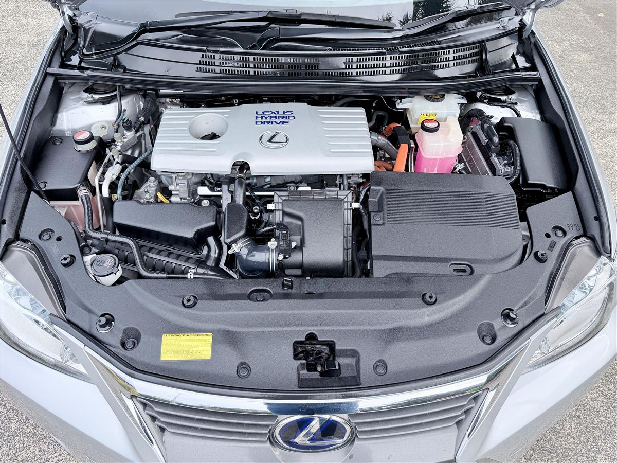 2014 Lexus CT 200h Version C | Hybrid | 99k Carousel 36