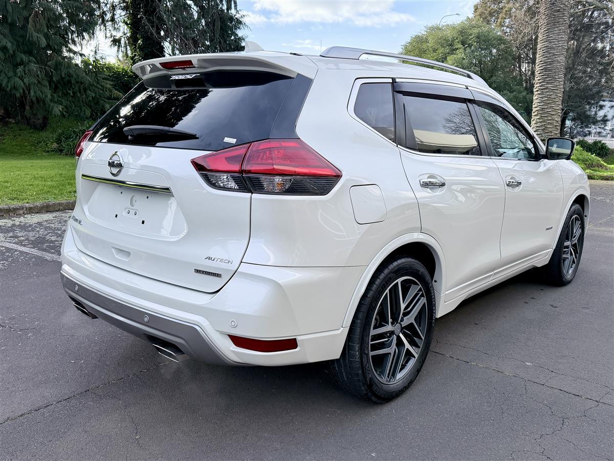2018 Nissan X-Trail Mode Premium | Luxury SUV | 88k Carousel 6
