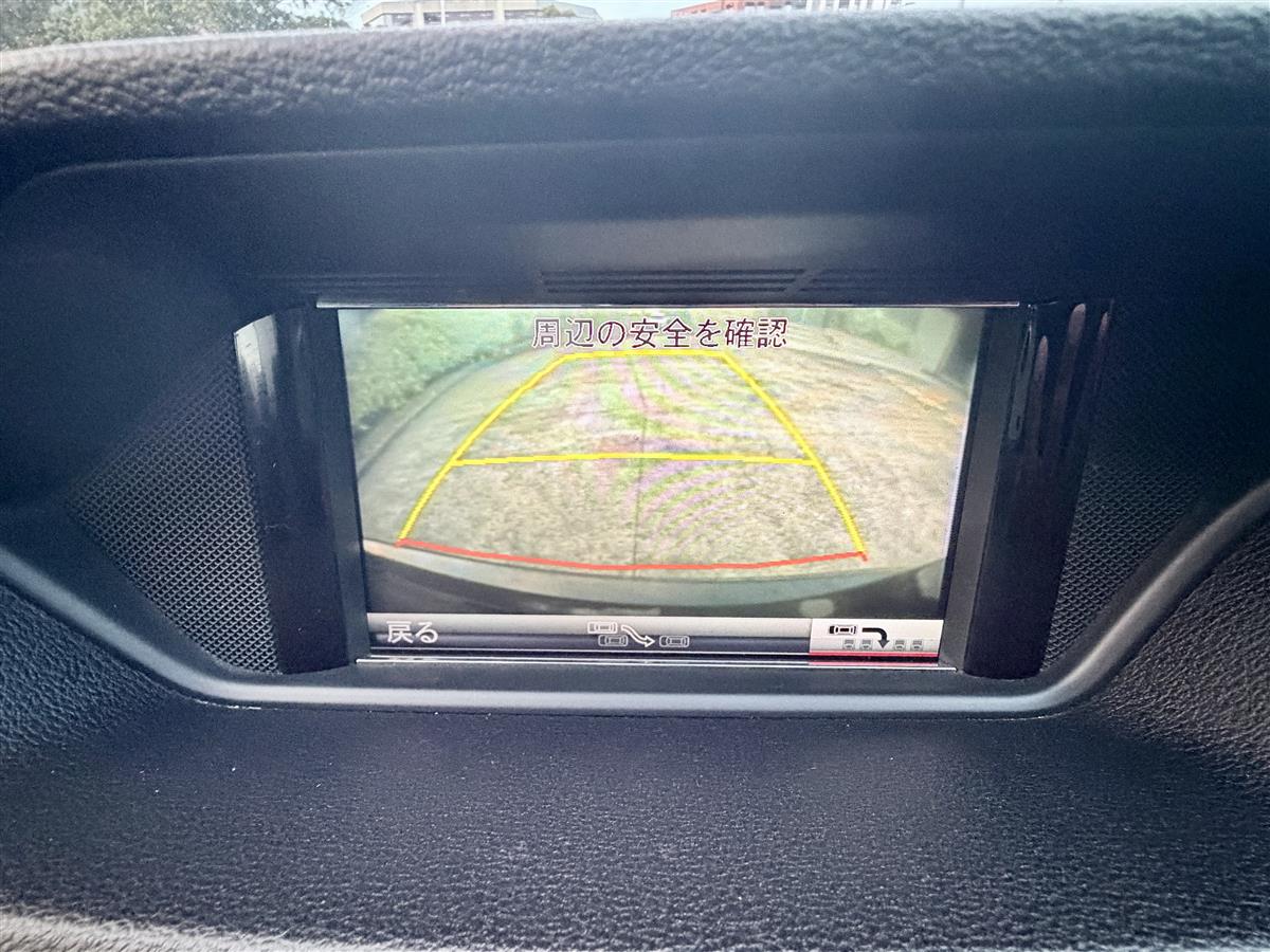 2013 Mercedes-Benz E 250 Avantgarde | 76k KM | Luxury Carousel 12