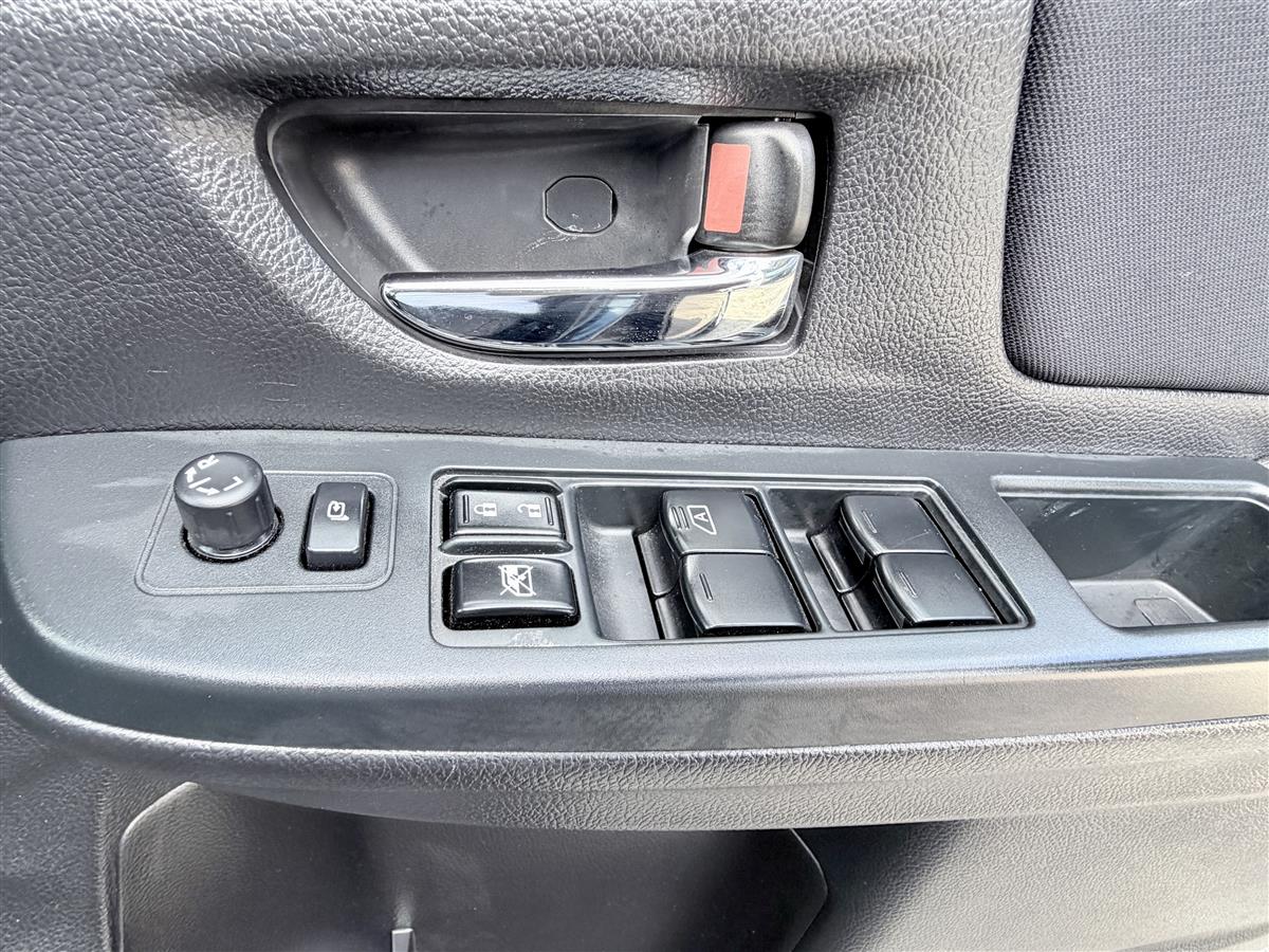 2012 Subaru Impreza 2.0i Low KM Carousel 29