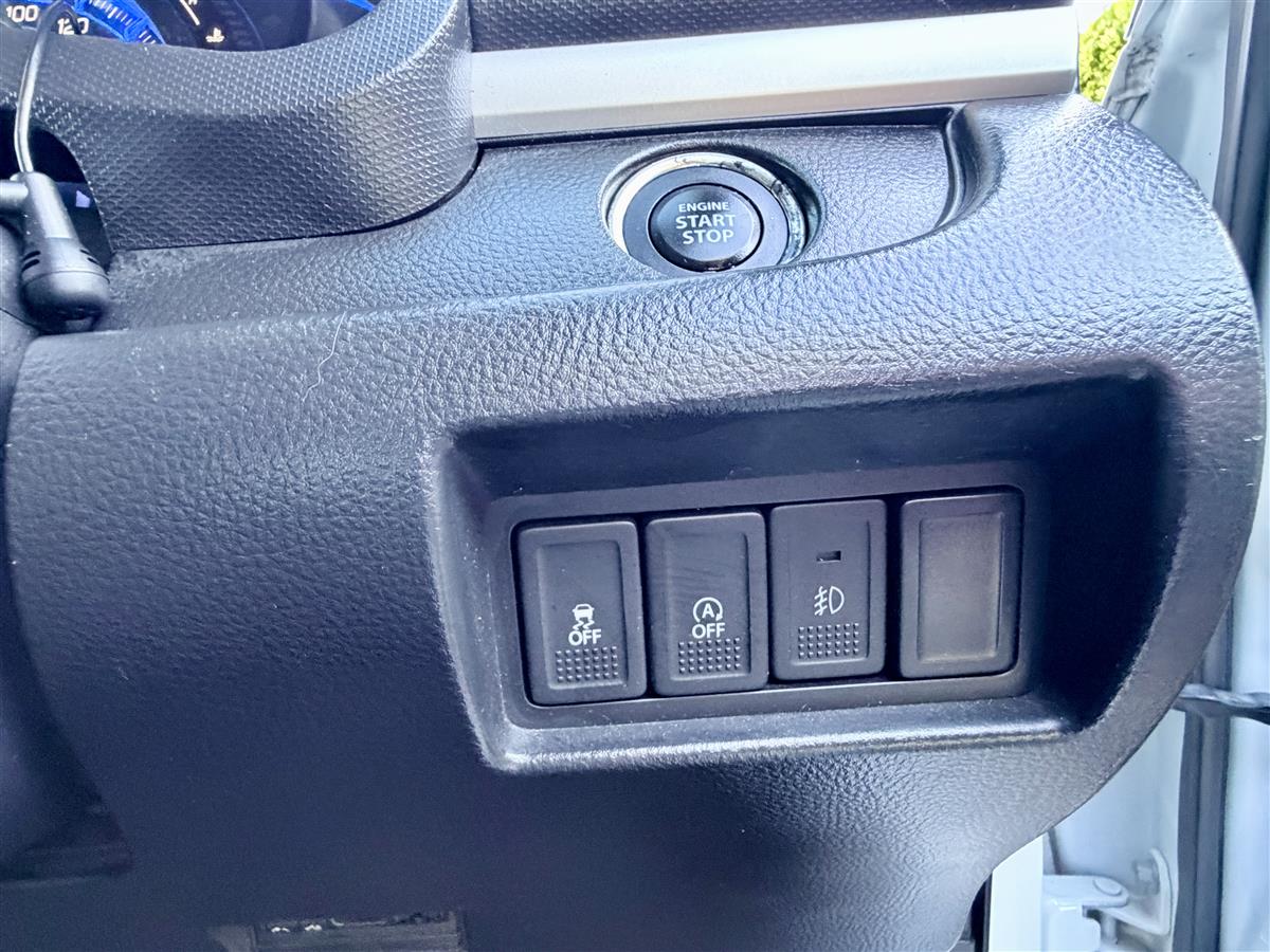 2015 Suzuki Swift XL-DJE Carousel 11