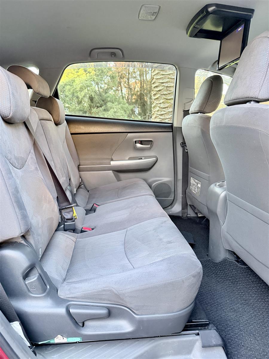 2013 Toyota Prius Alpha G | 7 Seater | Cruise Control Carousel 9