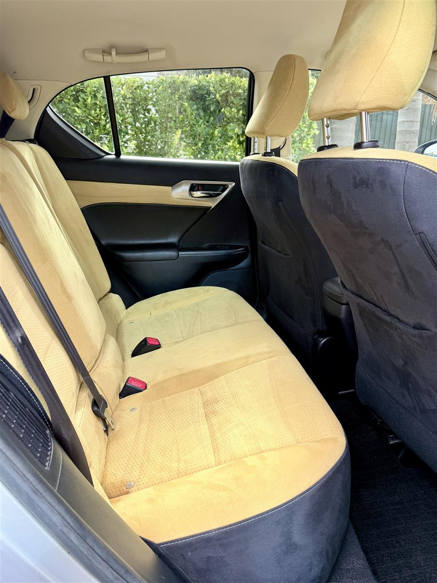 2014 Lexus CT 200h Version C | Hybrid | 99k Carousel 19