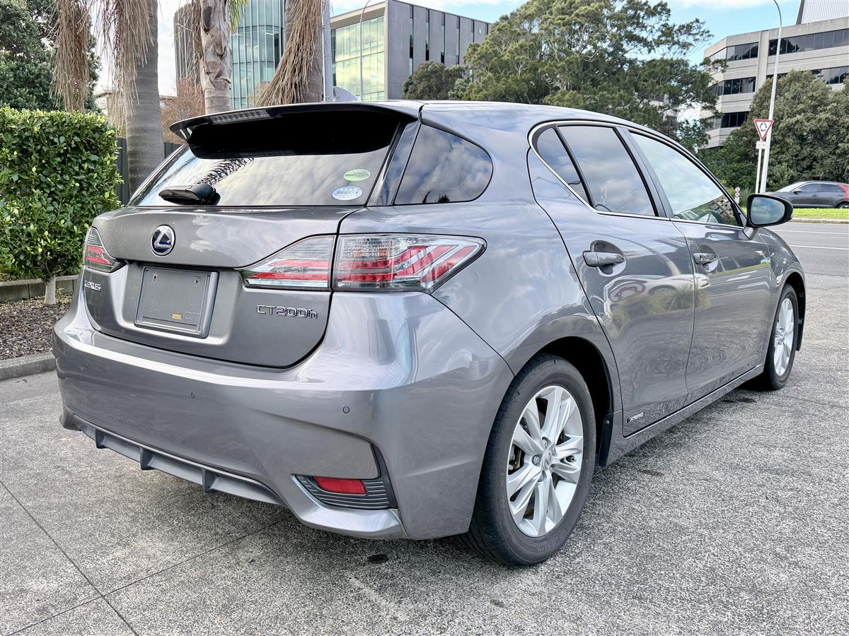 2014 Lexus CT 200h Hybrid Version C Carousel 4