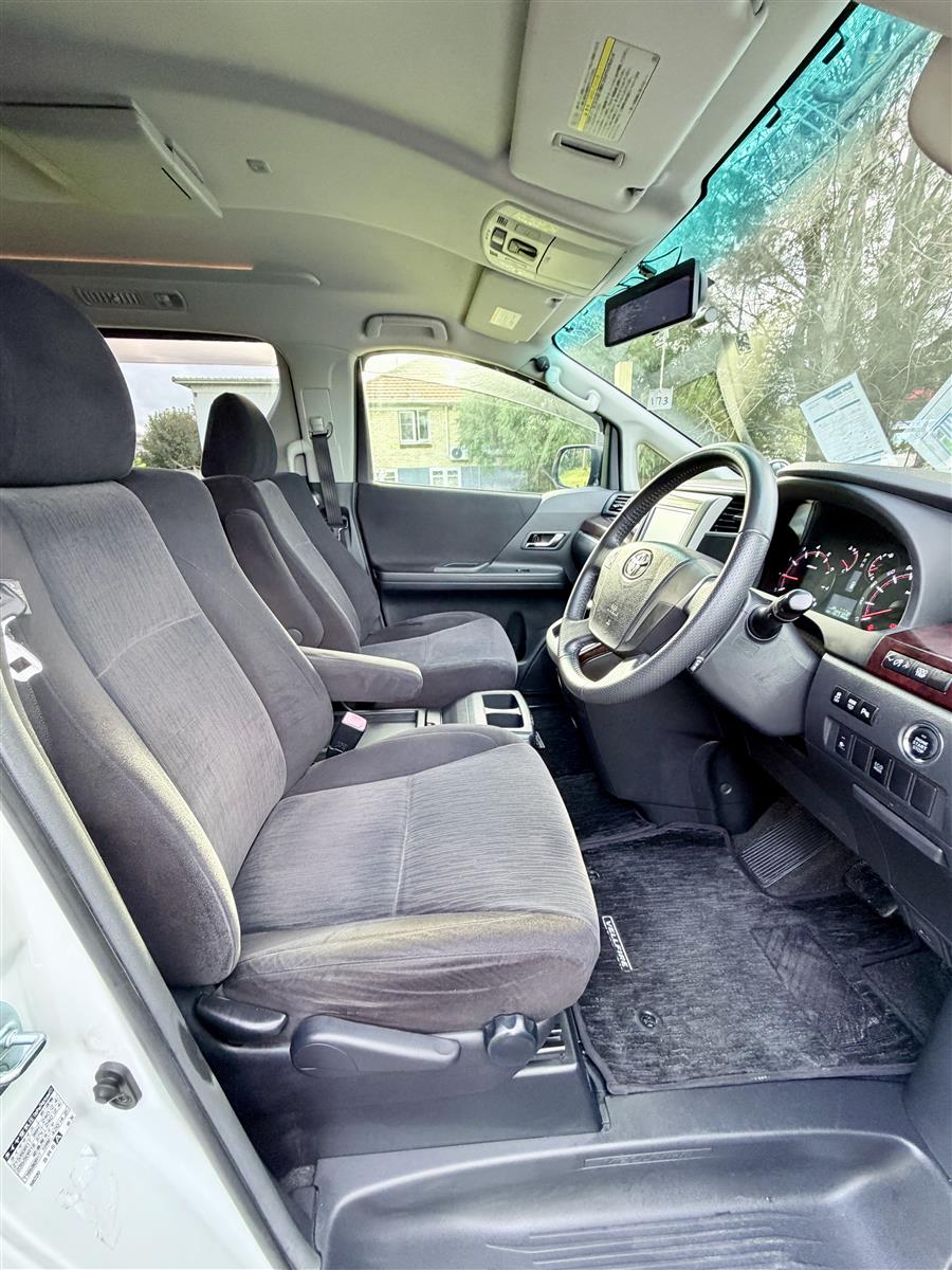 2012 Toyota Vellfire 2.4Z | 7 Seater | Luxury Van Carousel 8