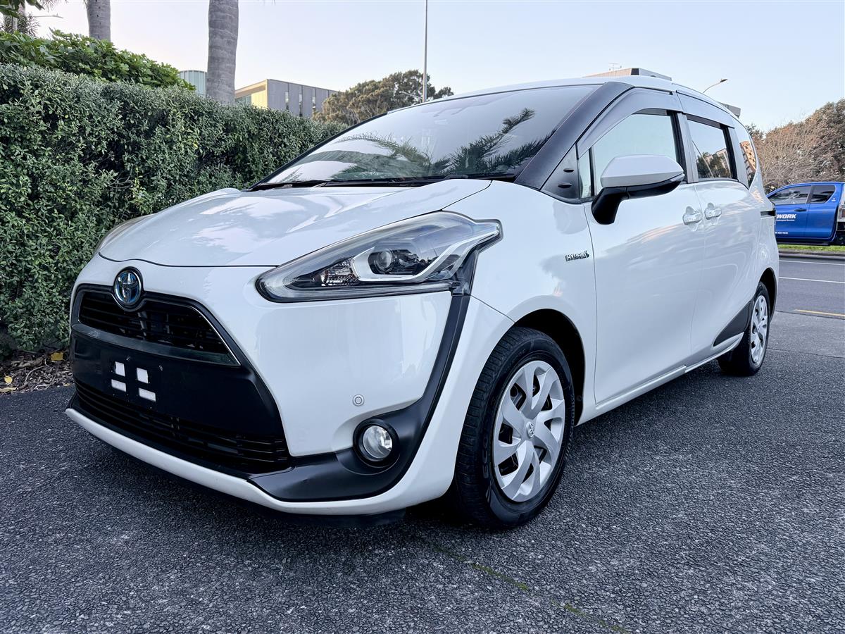 2015 Toyota Sienta Hybrid G | 7 Seater | Pearl Carousel 2