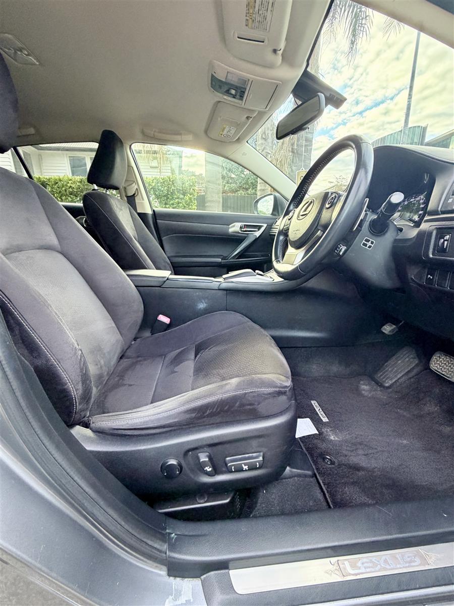 2014 Lexus CT 200h Hybrid Version C Carousel 9