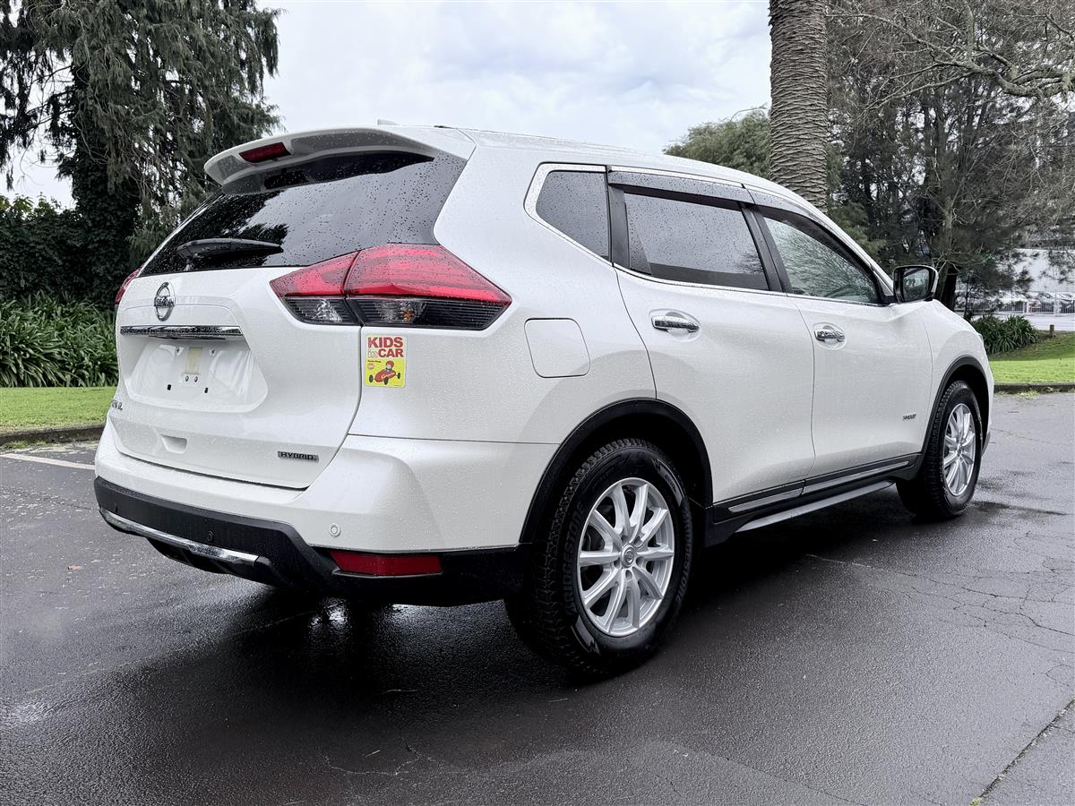 2018 Nissan X-Trail Hybrid 4WD | 20X | 88k KM Carousel 6