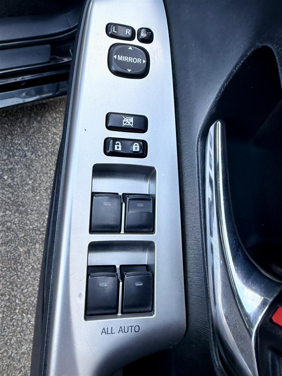 2015 Toyota Prius Alpha Hybrid 7-Seater Modellista Carousel 9