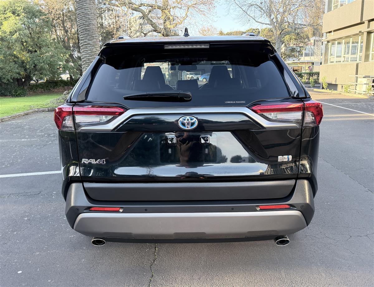 2021 Toyota RAV4 Hybrid Limited | Top of the Range | NZ Favourite Carousel 5