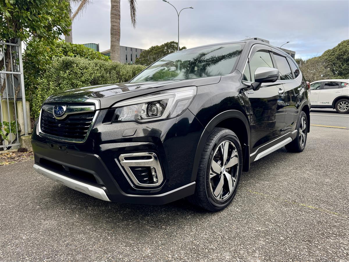 2020 Subaru Forester | Hybrid | 2.0L AWD SUV | 92,323 kms Carousel 2