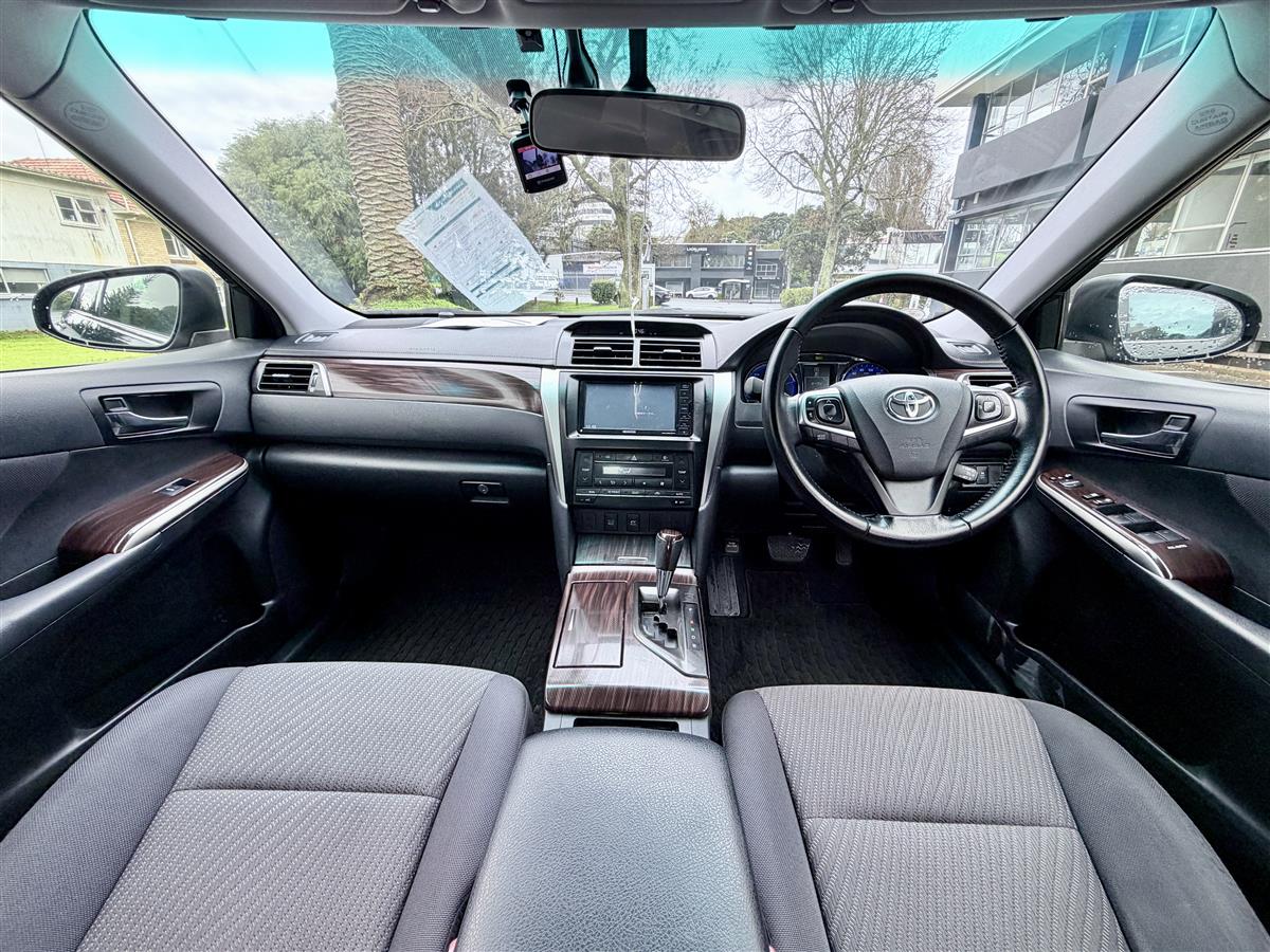 2015 Toyota Camry Hybrid | Executive Sedan | Black Carousel 7