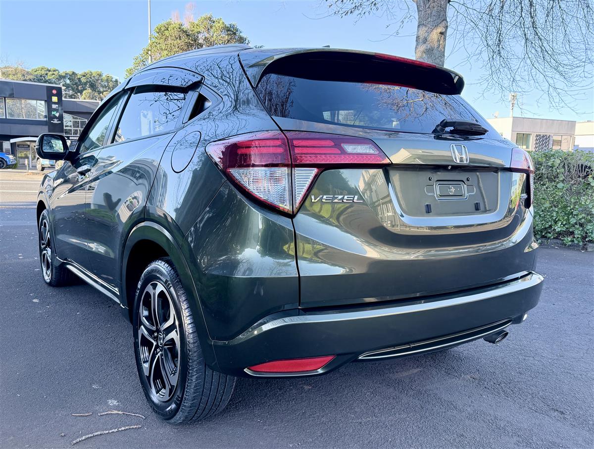 2014 Honda Vezel Z | Honda Sensing | Hybrid SUV Carousel 6