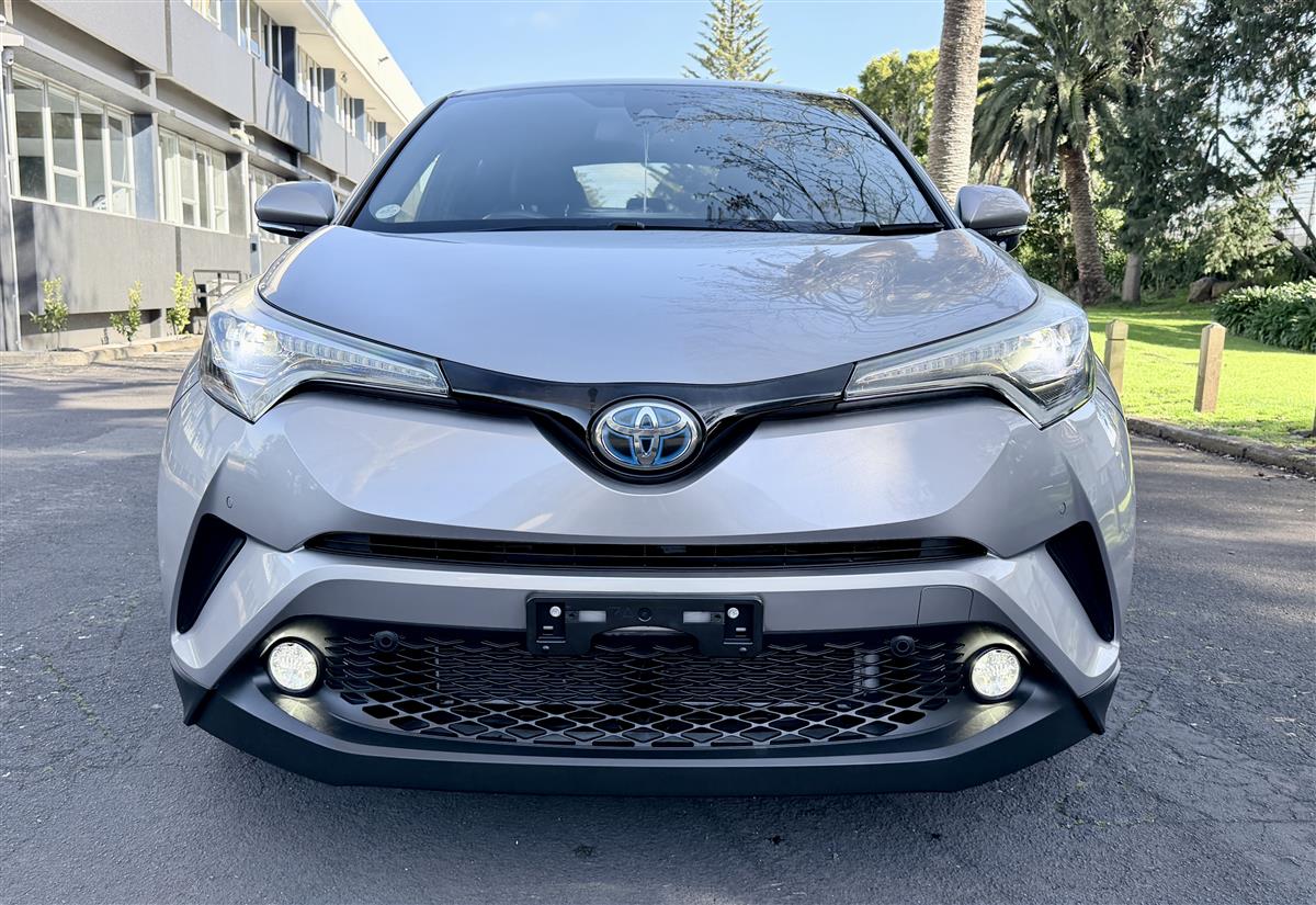 2017 Toyota C-HR G Hybrid | 48k KM | Toyota Safety Carousel 1