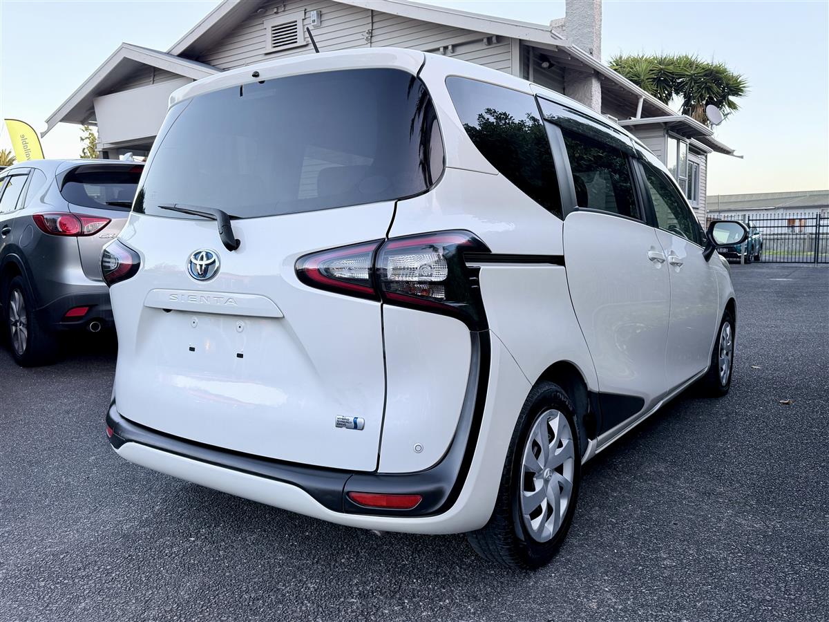 2015 Toyota Sienta Hybrid G | 7 Seater | Pearl Carousel 6