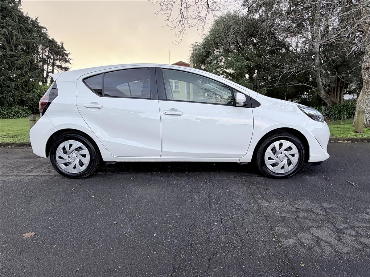 2021 Toyota Aqua S Hybrid | Toyota Safety Sense | White Carousel 3