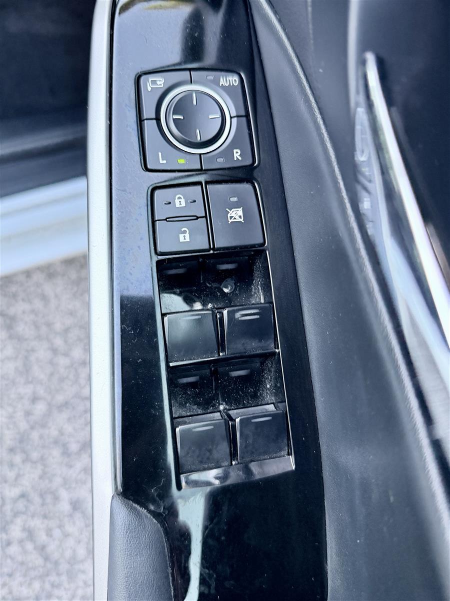 2015 Lexus IS 300h Hybrid | Luxury Sedan | 106k Carousel 11
