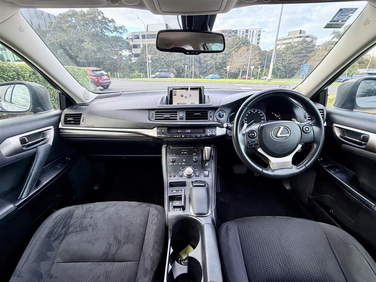 2014 Lexus CT 200h Hybrid Version C Carousel 7