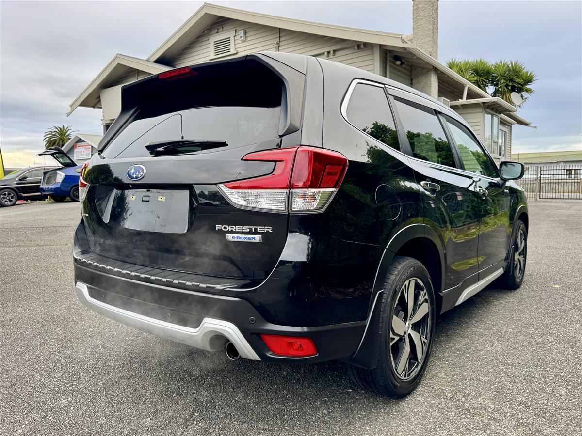 2020 Subaru Forester | Hybrid | 2.0L AWD SUV | 92,323 kms Carousel 6