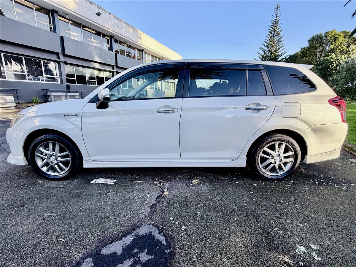 2013 Toyota Fielder Hybrid G Aero | 82k KM Carousel 6