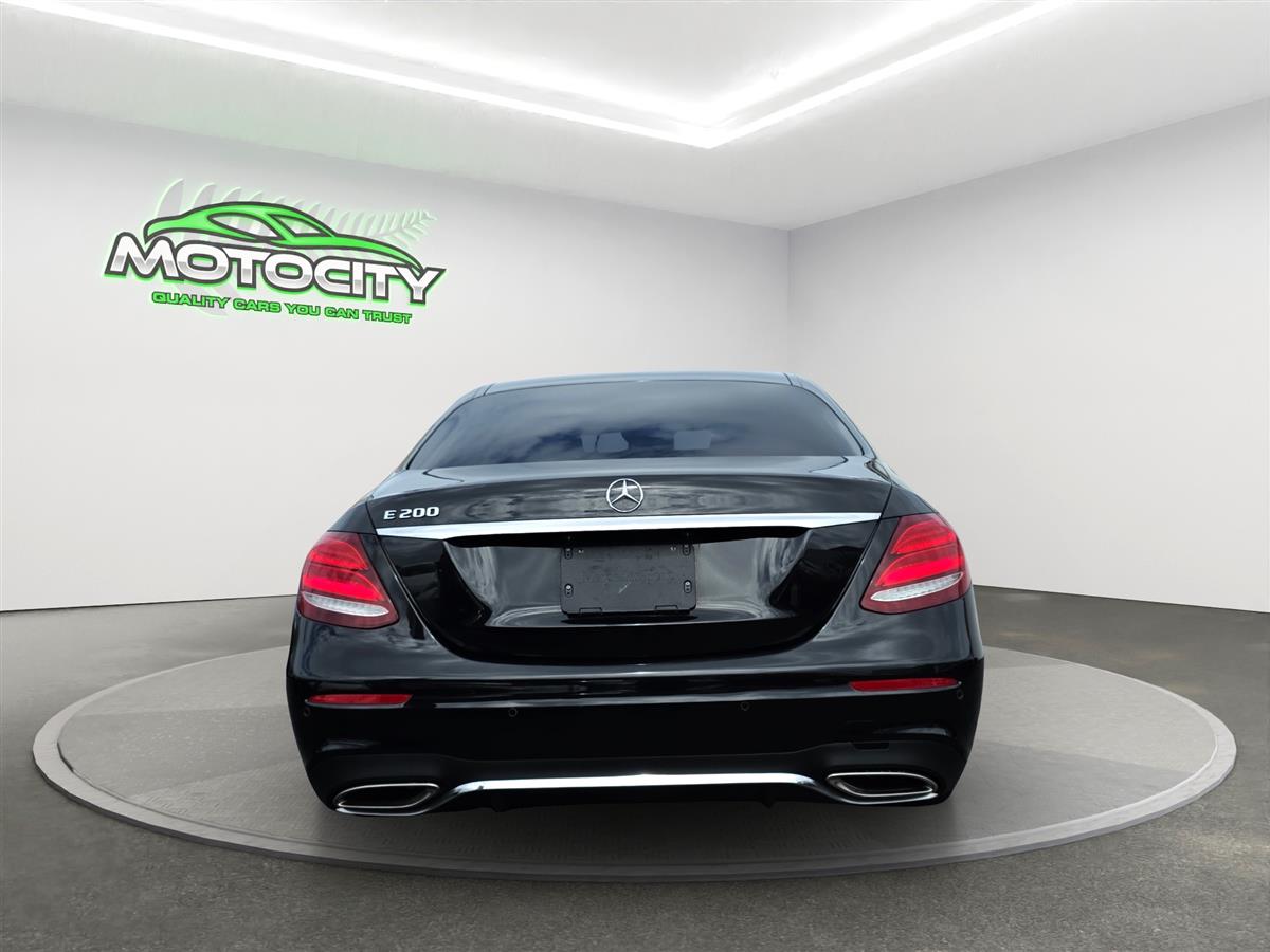2017 Mercedes-Benz E 200 E200, Sedan Carousel 3
